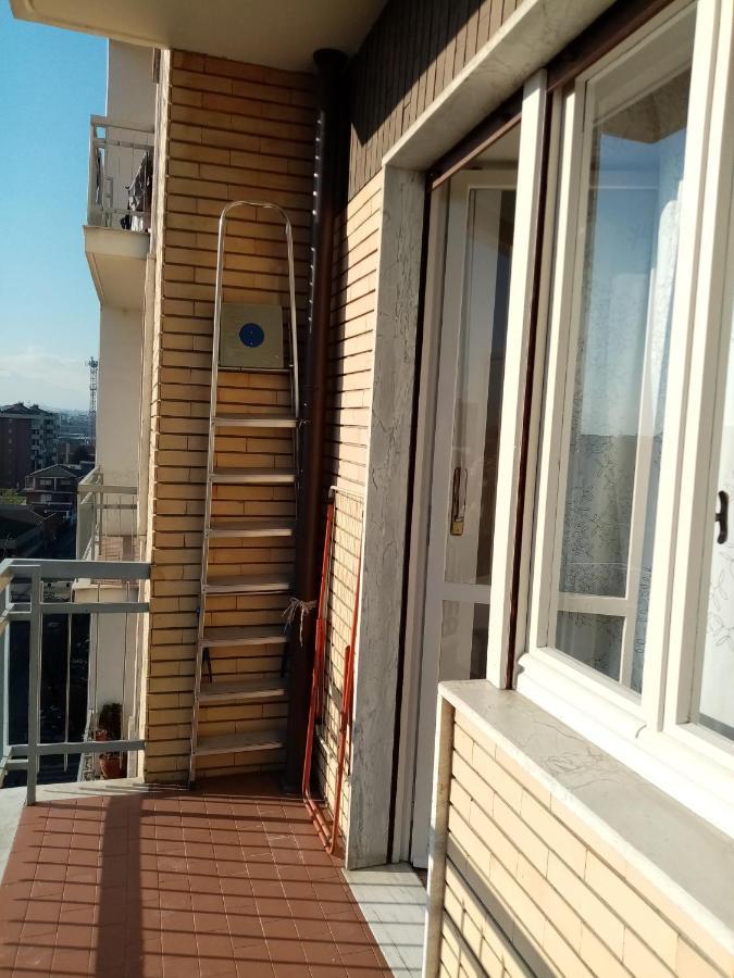 Bruno Turin Apartment Near The Metro Коленьо Екстериор снимка